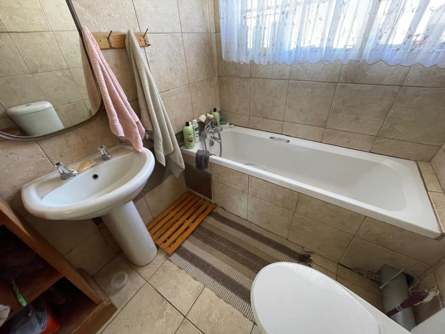 5 Bedroom Property for Sale in Riebeeckstad Free State